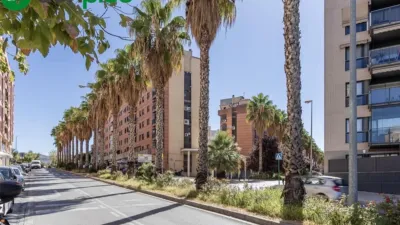 Piso en venta en Calle Pdta Jose Fernandez Mtnez, Número 6, Los Periodistas-Parque Almunia-Albayda (Granada Capital) de 379.000 €
