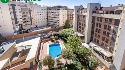 Piso en venta en Calle Pdta Jose Fernandez Mtnez, Número 6, Los Periodistas-Parque Almunia-Albayda (Granada Capital) de 379.000 €