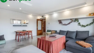 Piso en venta en Calle Pdta Jose Fernandez Mtnez, Número 6, Los Periodistas-Parque Almunia-Albayda (Granada Capital) de 379.000 €