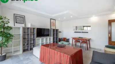 Piso en venta en Calle Pdta Jose Fernandez Mtnez, Número 6, Los Periodistas-Parque Almunia-Albayda (Granada Capital) de 379.000 €