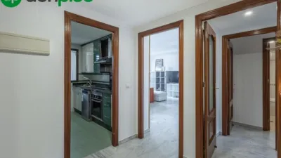 Piso en venta en Calle Pdta Jose Fernandez Mtnez, Número 6, Los Periodistas-Parque Almunia-Albayda (Granada Capital) de 379.000 €
