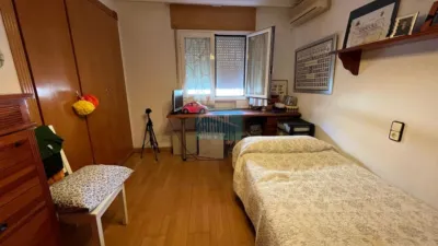 Chalet en venta en Calle de Alcubierre, Casetas-Garrapinillos-Monzalbarba (Zaragoza Capital) de 299.000 €
