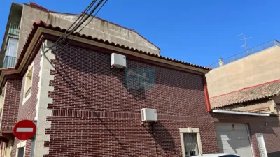 Chalet en venta en Calle de Alcubierre, Casetas-Garrapinillos-Monzalbarba (Zaragoza Capital) de 299.000 €