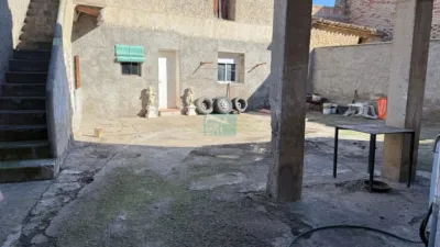 Chalet en venta en Calle de San Pedro, Luceni de 99.900 €