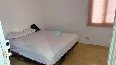 Chalet en venta en Calle de San Pedro, Luceni de 99.900 €