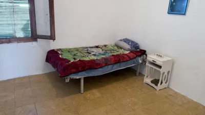 Chalet en venta en Calle de San Pedro, Luceni de 99.900 €