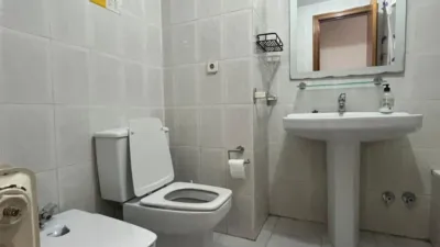 Piso en alquiler en Mendebaldea, Ermitagaña-Mendebaldea-Etxabakoitz (Pamplona - Iruña) de 950 €<span>/mes</span>