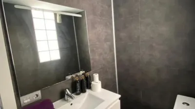 Apartment on Calle Ramón Campoamor photo 17