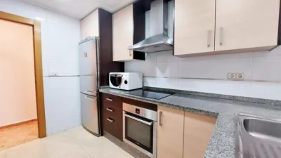 Piso en alquiler en Plaza Madrid/ Toscar, Carrús Oeste-El Toscar (Distrito Núcleo Urbano. Elx - Elche) de 700 €<span>/mes</span>