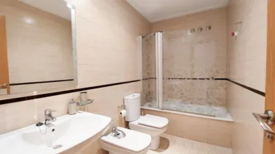 Piso en alquiler en Plaza Madrid/ Toscar, Carrús Oeste-El Toscar (Distrito Núcleo Urbano. Elx - Elche) de 700 €<span>/mes</span>