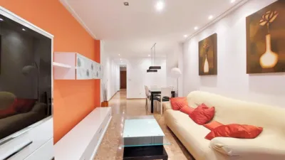 Piso en alquiler en Plaza Madrid/ Toscar, Carrús Oeste-El Toscar (Distrito Núcleo Urbano. Elx - Elche) de 700 €<span>/mes</span>