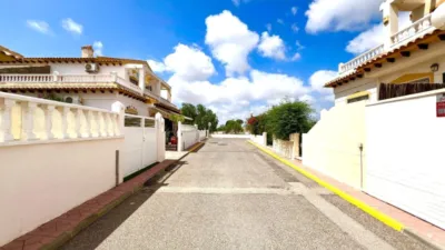 Terraced house on Calle Trepadora photo 3
