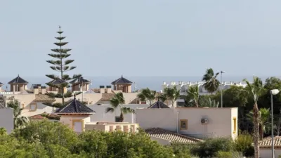 Casa adosada en venta en Calle Castillo de Guadalest, Los Dolses-Montezenia-Lomas de Cabo (Distrito Orihuela Costa. Orihuela) de 219.900 €