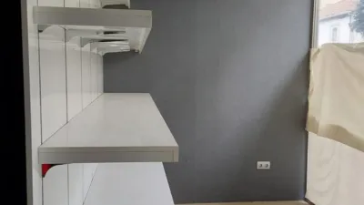 Local comercial en alquiler en C- Poeta Manuel Maria. - Más