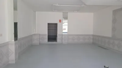 Local comercial en alquiler en Aguiño - Más