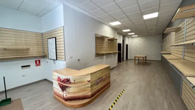 Local comercial en alquiler en Estatuto de Galicia - Més
