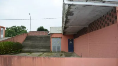Local comercial en venta en Calle Peralto - Más
