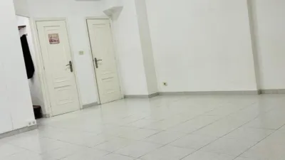 Local comercial en alquiler en Rúa Pérez Galdós - Vista 4