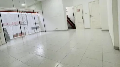 Local comercial en alquiler en Rúa Pérez Galdós - Más