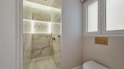 Apartment in Listing photo 18