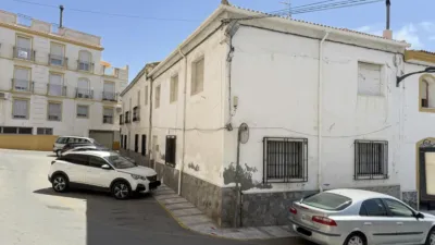 Terraced house on Pl. Don Pedro, No. 5 photo 3