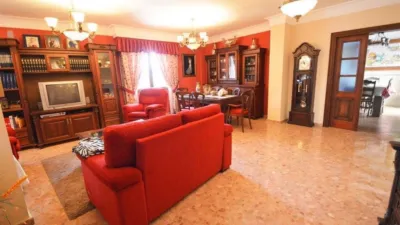 Chalet on Calle Reina Sofia photo 10