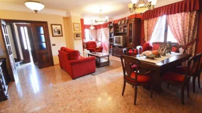Chalet on Calle Reina Sofia photo 8