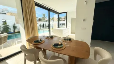 Chalet on Emilio de Pardo Street photo 8
