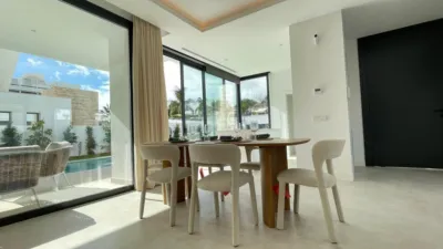 Chalet on Emilio de Pardo Street photo 9