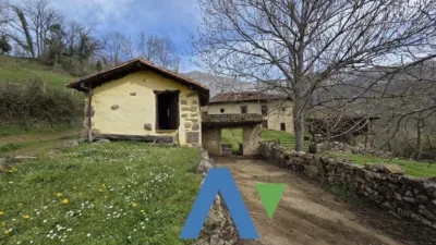 Chalet en venta en Calle Coañana, Número 17 - Más