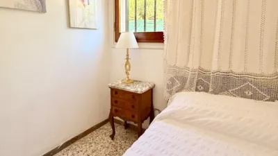 House on Carrer de la Llevadora Maria Vives photo 13