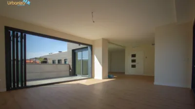 Ático en alquiler en Avenida de Adolfo Díaz Ambrona, 3, San Fernando-Estación (Badajoz Capital) de 2.100 €<span>/mes</span>