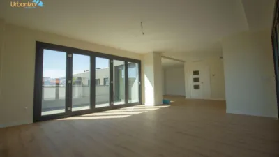 Ático en alquiler en Avenida de Adolfo Díaz Ambrona, 3, San Fernando-Estación (Badajoz Capital) de 2.100 €<span>/mes</span>
