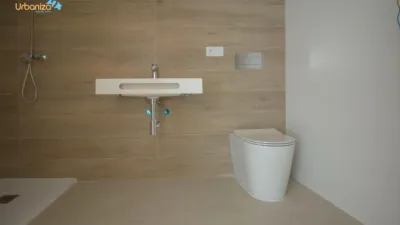 Ático en alquiler en Avenida de Adolfo Díaz Ambrona, 3, San Fernando-Estación (Badajoz Capital) de 2.100 €<span>/mes</span>