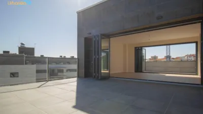 Ático en alquiler en Avenida de Adolfo Díaz Ambrona, 3, San Fernando-Estación (Badajoz Capital) de 2.100 €<span>/mes</span>