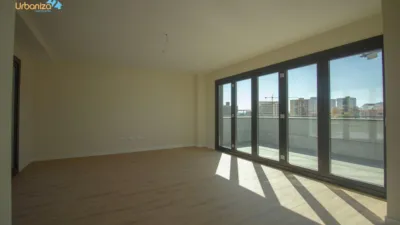 Ático en alquiler en Avenida de Adolfo Díaz Ambrona, 3, San Fernando-Estación (Badajoz Capital) de 2.100 €<span>/mes</span>