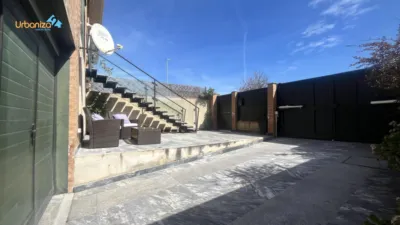 Casa adosada en venta en Avenida del Cordel de Merinas, 13 - Más