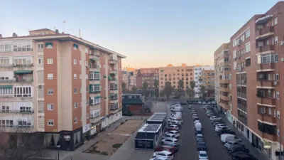 Piso en alquiler en Calle de Antonio Pesini, Huerta Rosales-Valdepasillas (Badajoz Capital) de 675 €<span>/mes</span>