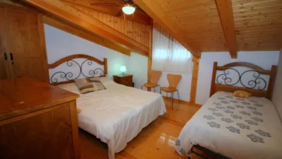 Chalet en venta en Calle de la Iglesia, 1, Arenas de San Pedro de 125.000 €