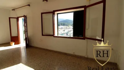 Apartment on Carrer de Santa Apolonia photo 13