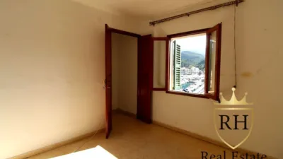 Apartment on Carrer de Santa Apolonia photo 14