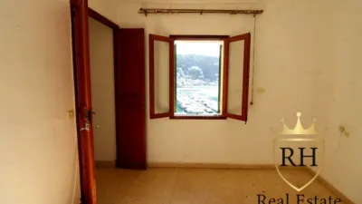 Apartment on Carrer de Santa Apolonia photo 6
