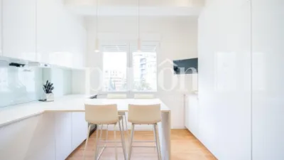 Piso en alquiler en Russafa, Montolivet (Distrito Quatre Carreres. València Capital) de 2.500 €<span>/mes</span>