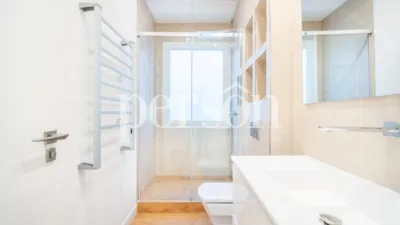 Piso en alquiler en Russafa, Montolivet (Distrito Quatre Carreres. València Capital) de 2.500 €<span>/mes</span>