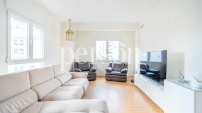 Piso en alquiler en Russafa, Montolivet (Distrito Quatre Carreres. València Capital) de 2.500 €<span>/mes</span>