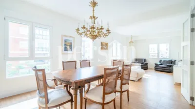 Piso en alquiler en Russafa, Montolivet (Distrito Quatre Carreres. València Capital) de 2.500 €<span>/mes</span>