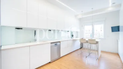 Piso en alquiler en Russafa, Montolivet (Distrito Quatre Carreres. València Capital) de 2.500 €<span>/mes</span>