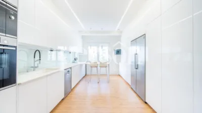 Piso en alquiler en Russafa, Montolivet (Distrito Quatre Carreres. València Capital) de 2.500 €<span>/mes</span>