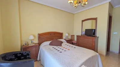 Duplex on Paseo de la Virgen de Linarejos photo 19