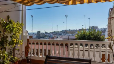 Casa adosada en venta en Barrio Alto, Barrio Alto (San Juan de Aznalfarache) de 90.000 €